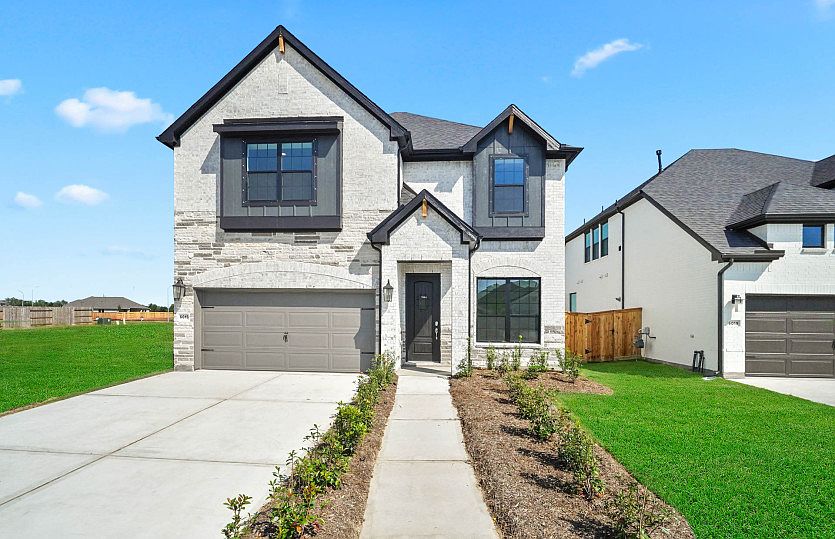 Home Exterior D Bedford LS