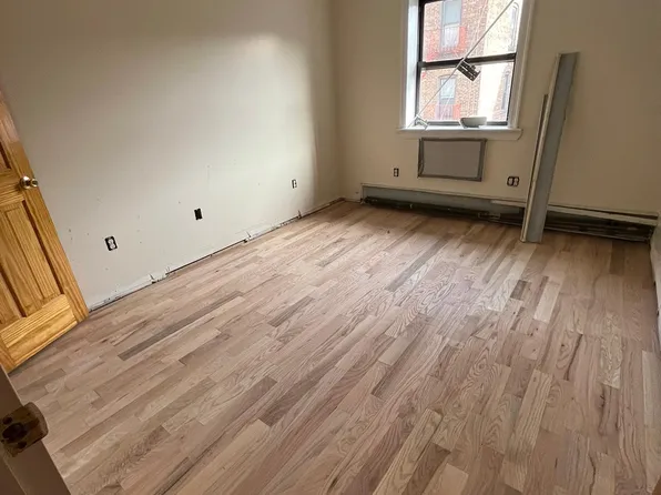 (undisclosed Address), Bronx, NY 10457