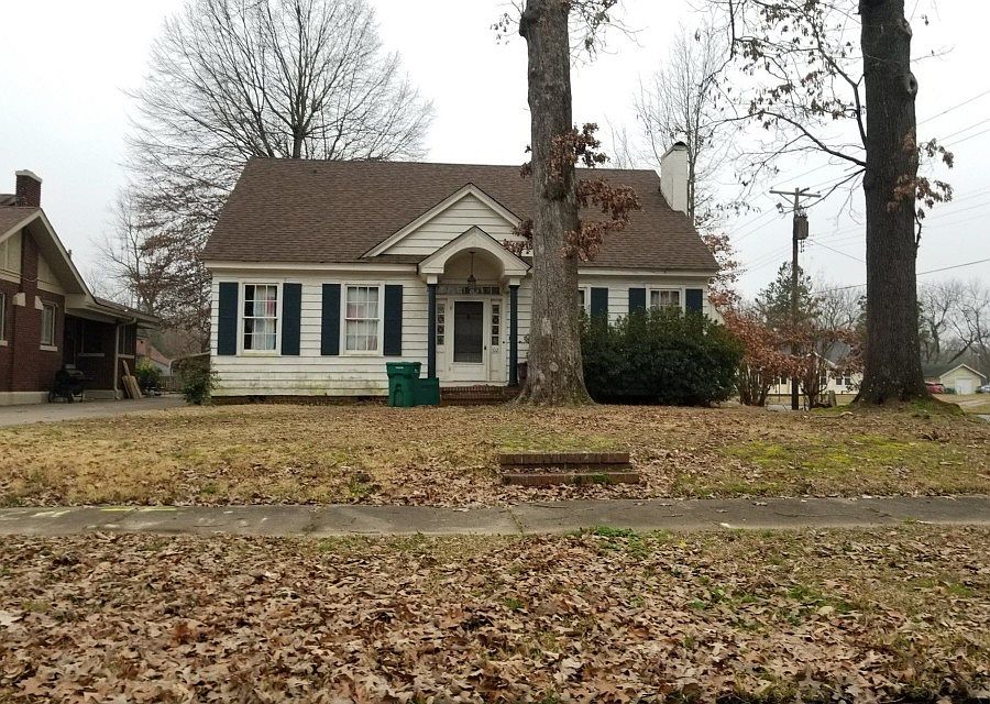 1st image of 102 Park Pl
