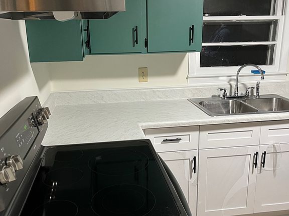 3rd image of 209 Lancaster Rd