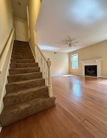 211 Hillside Ct — Photo 25