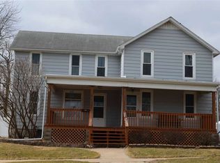 2344 N 5th St, Clinton, IA 52732