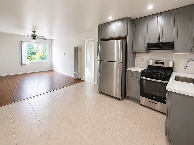 2500 Olive Ave #11 — Photo 1
