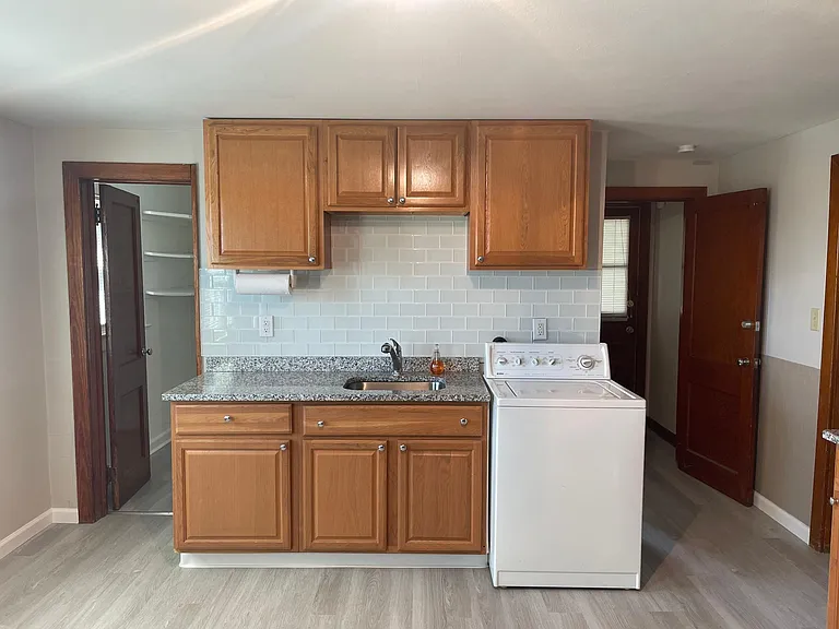 138 Biruta St #3 — Photo 25