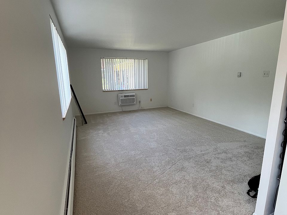 Living Room from Kitchen (.5)