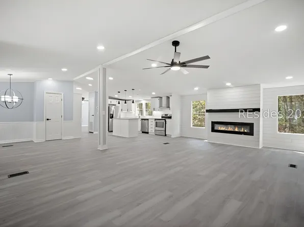 8 Jenkins Port Rd, Saint Helena Island, SC 29920