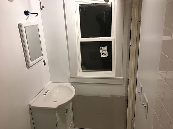 Downstairs full bath.