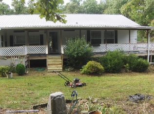 371 High School Dr, Gainesville, MO 65655