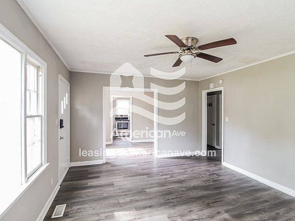 1654410_003_living_room_13856894.jpg