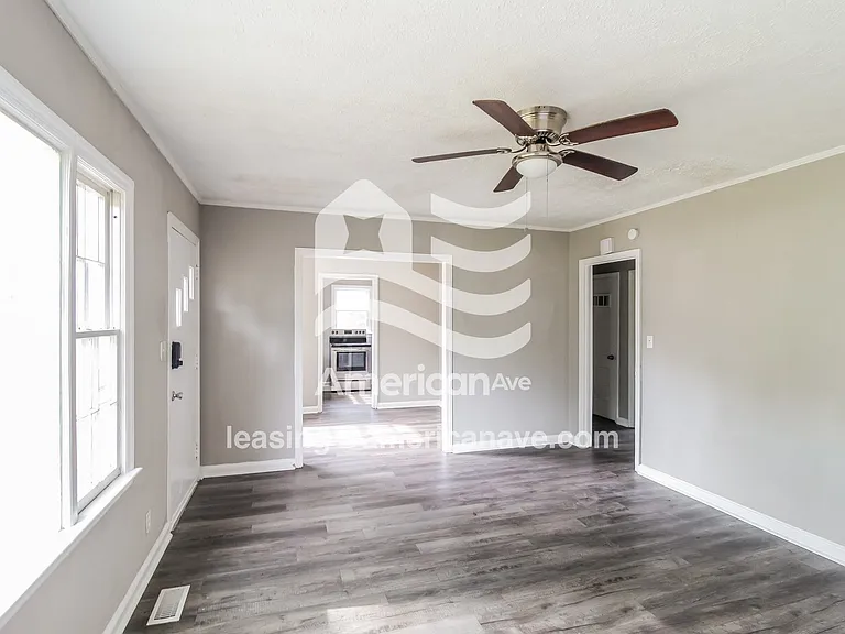 1654410_003_living_room_13856894.jpg