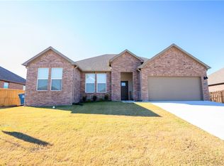 2105 Hahn St, Pea Ridge, AR 72751