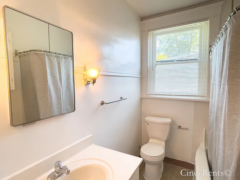 3718 Ault Park Ave — Photo 10