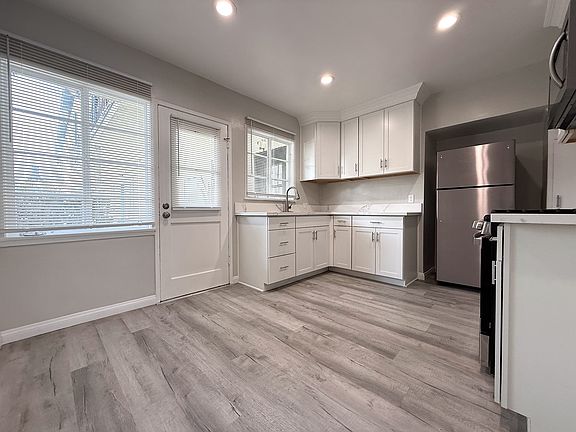 5th image of 5670 San Vicente Blvd APT 2