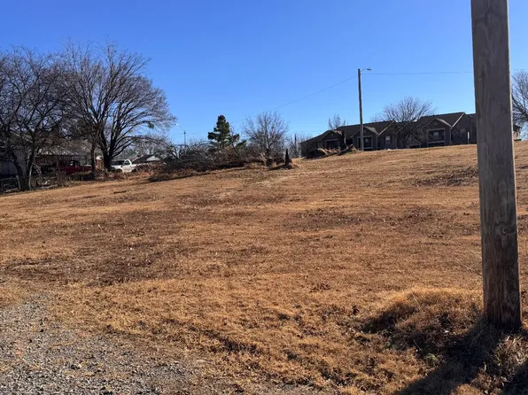 607 W Carl Albert Pkwy, McAlester, OK 74501