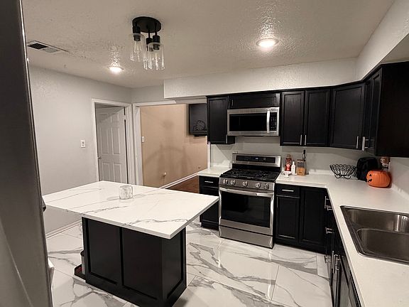 5th image of 4815 Cairnleigh Dr