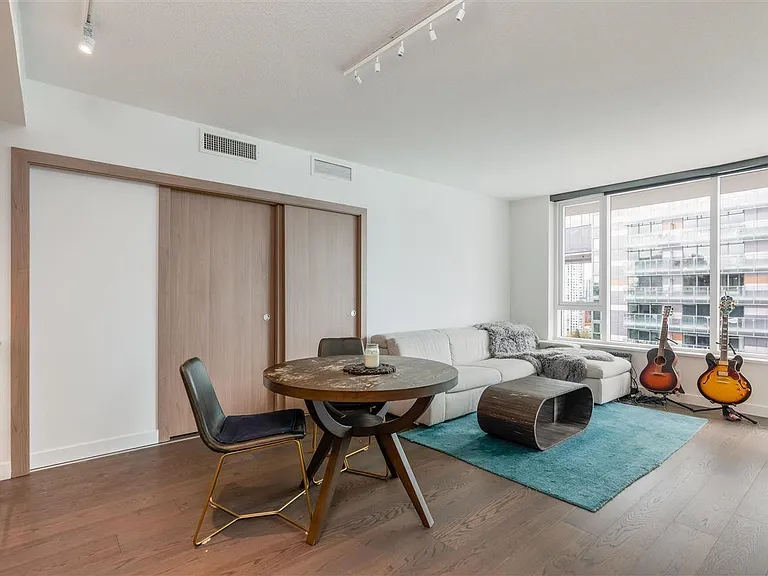 68 Smithe St #1917 — Photo 5