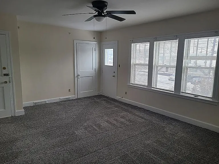 3214 Sherbrooke Rd — Photo 4