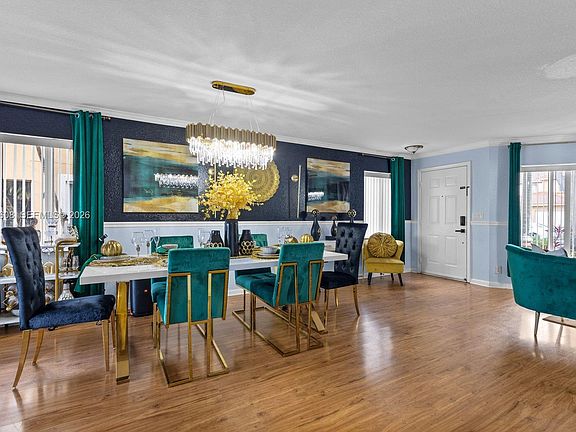 3rd image of 3059 Waddell Ave