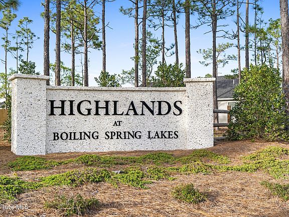 5th image of 930 Parkway Road