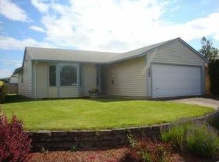 2304 Oak Dr, Newberg, OR 97132