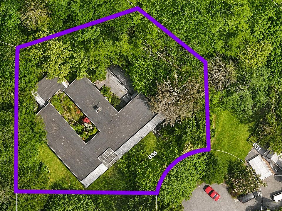 1st image of 835 Wildwood Pl