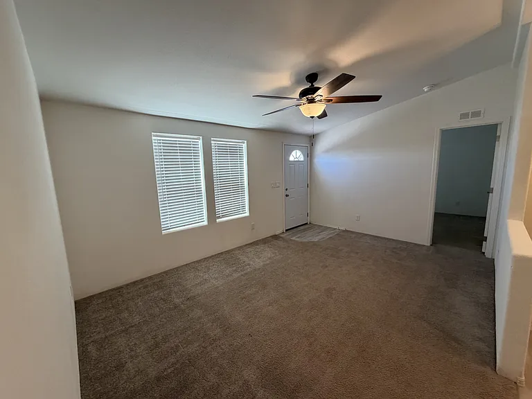 5657 S Pearl St — Photo 5