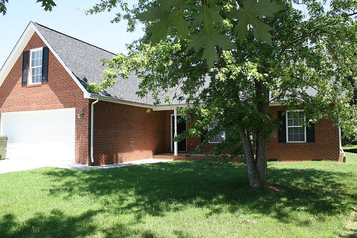 1st image of 2302 Pinewood Dr