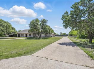 2525 Colt Ln, Crowley, TX 76036