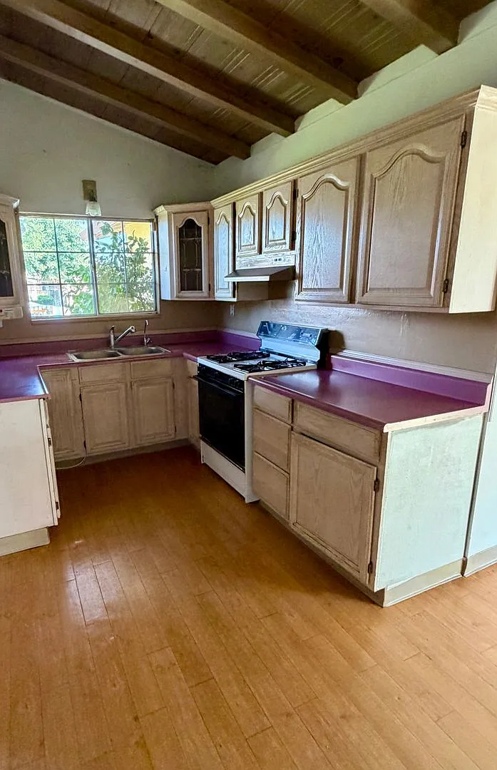 Attractive 3/2 single family home — Photo 3