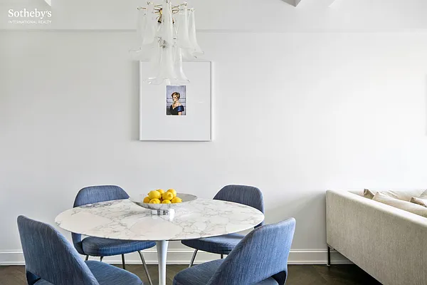 Sold by Sotheby's International Realty | media 11