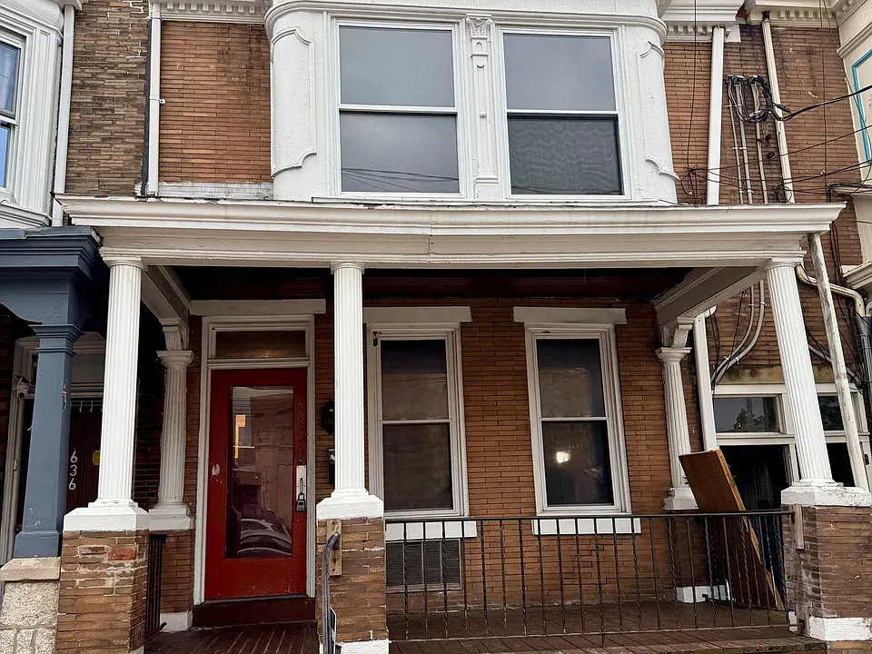 634 E King St #2
