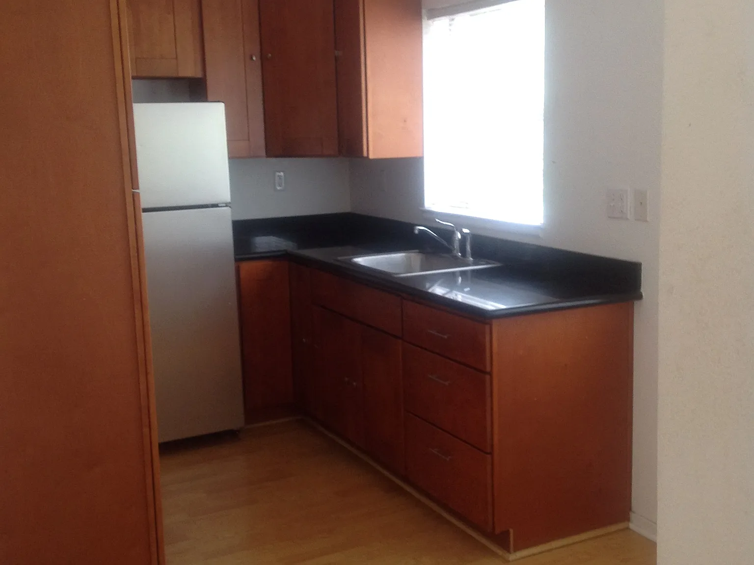 2 bed, 950 sqft, $3,400 — Photo 4