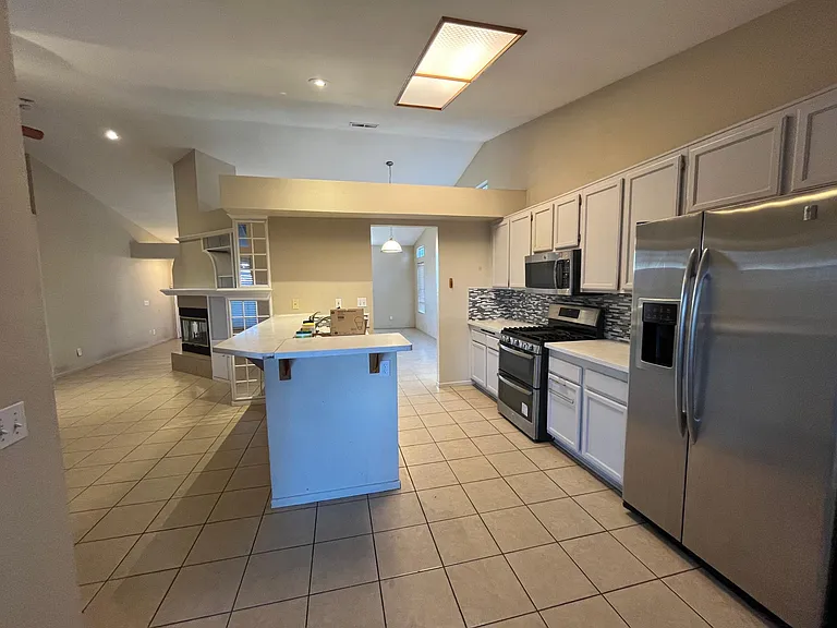 12255 Half Moon Cir — Photo 5