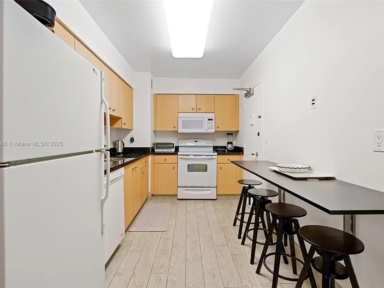 9195 Collins Ave #1103 — Photo 11