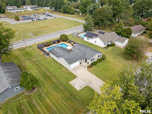 5th image of 611 Crab Orchard Blvd