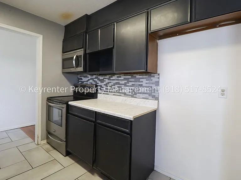 12804 E 13th St — Photo 10