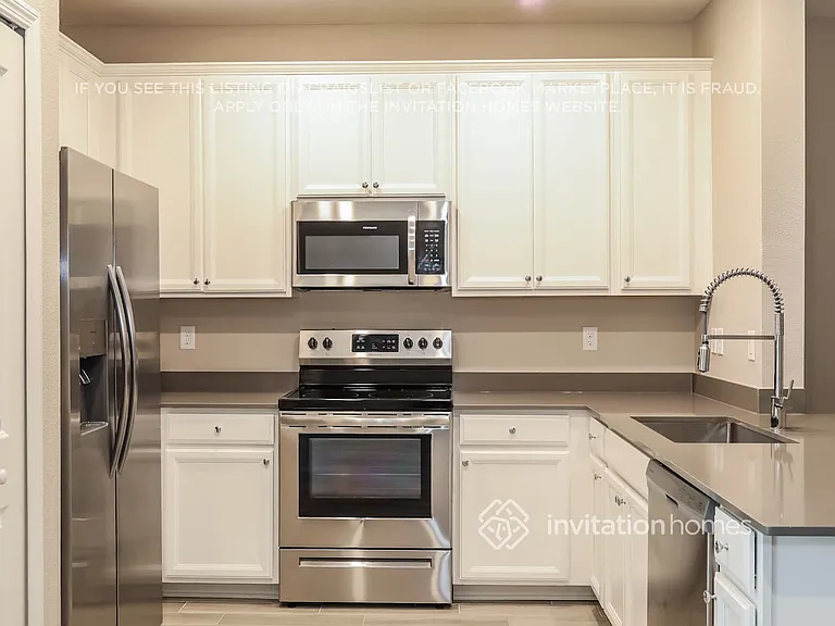 13307 Shore Grass Dr — Photo 8