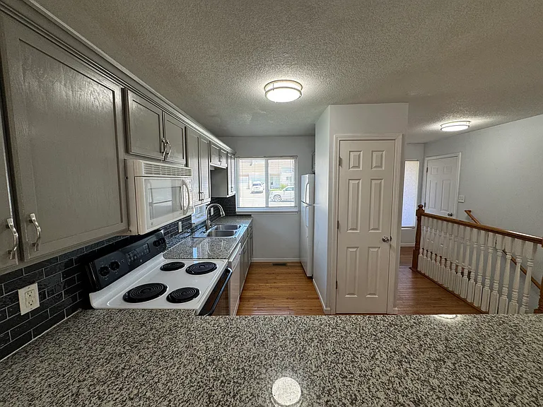 1125 Newfoundland Dr — Photo 3