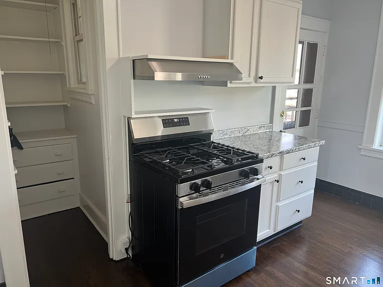 24 Circular Ave #3B — Photo 9