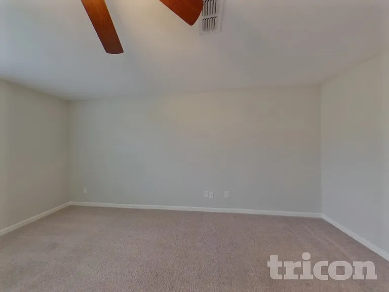 1048 Solomon Ln — Photo 14