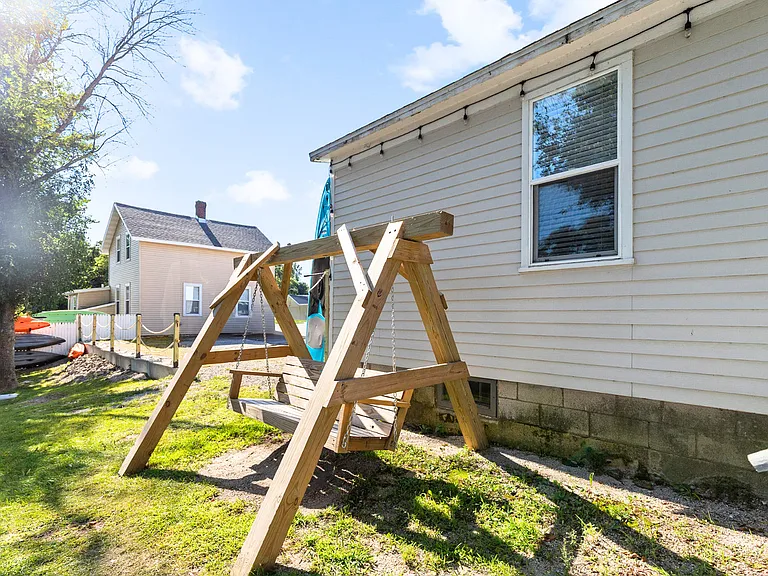 107 Smith Ave #ID1531273P — Photo 49