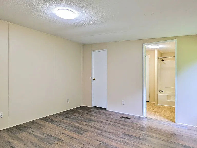 99 Center Grove Dr — Photo 14