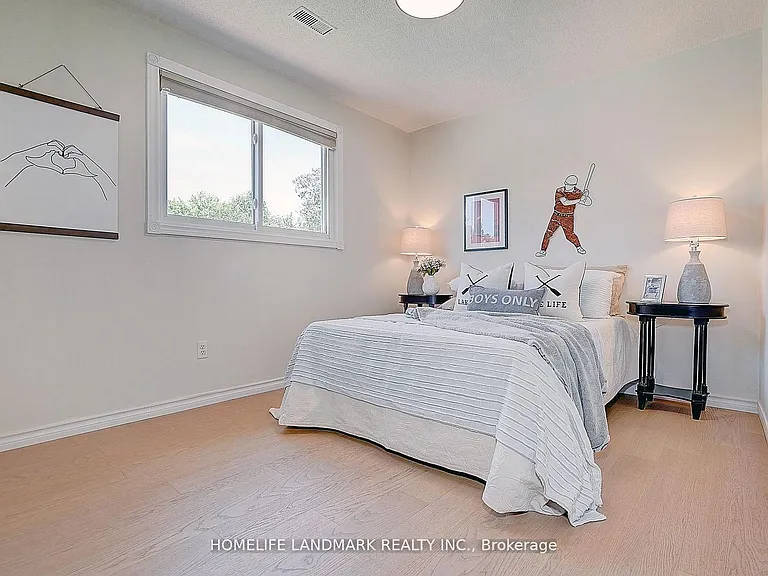 20573 Yonge St — Photo 24