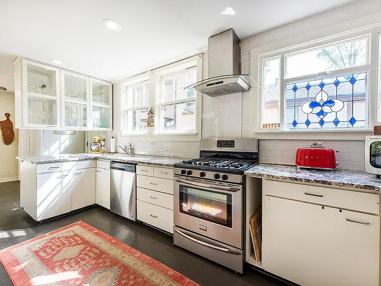 786 Martina Dr NE — Photo 9