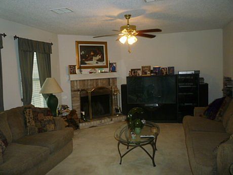 4th image of 2156 Dayton Ln