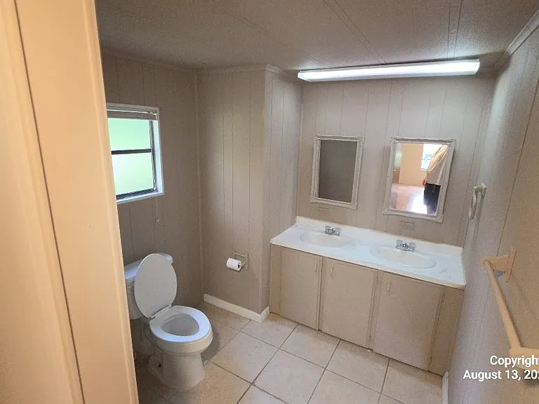 4700 SW 56th Ter — Photo 13