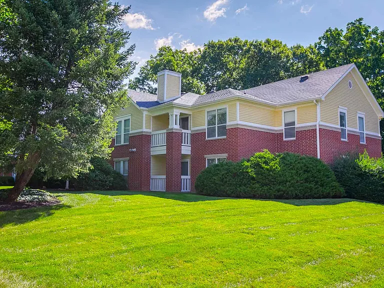 The Residence at White River Apartments — Photo 21