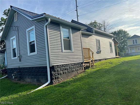 4th image of 1120 Moxahala Ave