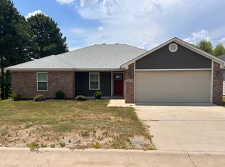 215 Pope Dr, Benton, AR 72015