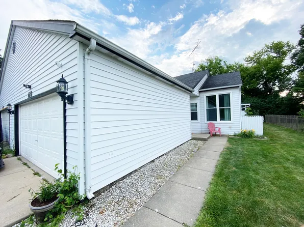 418 Joren Trl, Antioch, IL 60002